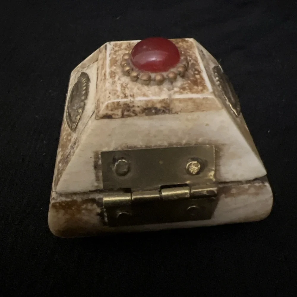 Vintage Small Inlaid Trinket Boxes Velvet Lined Wood Core Set Of 2